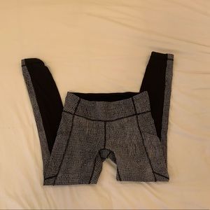 Lulu Lemon training leggings size 6